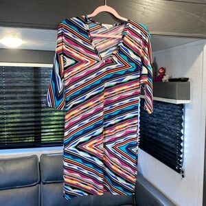 Trina Turk striped dress size xs. Drop shoulder and 3/4 sleeve